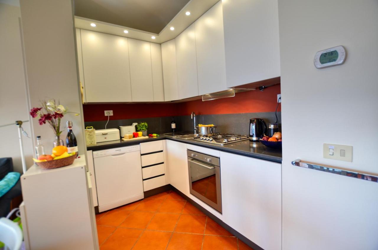 2-Bedroom Lakeview Apartment Bella Gaeta Сан Сиро Екстериор снимка