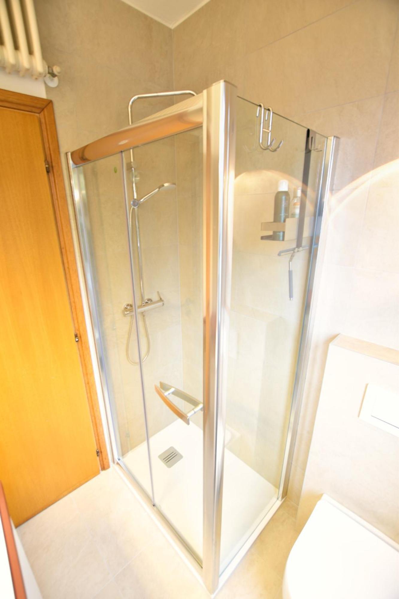 2-Bedroom Lakeview Apartment Bella Gaeta Сан Сиро Екстериор снимка